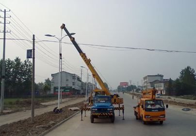 Očitne prednosti sončne ulične svetilke 淄博风向标信息科技有限公司 -2 组-张玲玲